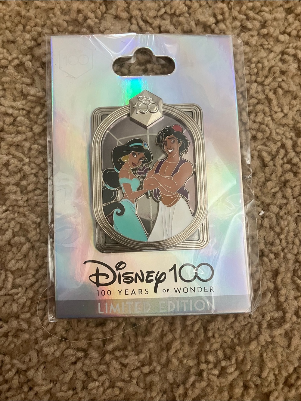 Disney Aladdin & Jasmine Commemorative Pin - Teal, White & Black